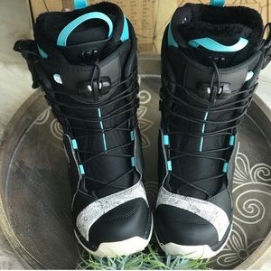 Women’s Salomon F20 Snowboard Boots- 7.5